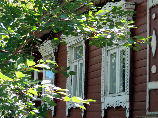 Деревянные наличники на Тимирязева 17 в Кольчугинском районе Владимирской области фото vgv