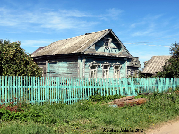 Деревянные резные наличники на Герцена 36 в Кольчугинском районе Владимирской области фото vgv