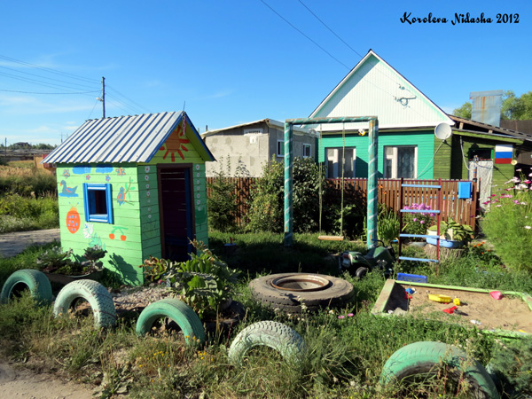 Детская площадка у дома 1 в Кольчугинском районе Владимирской области фото vgv