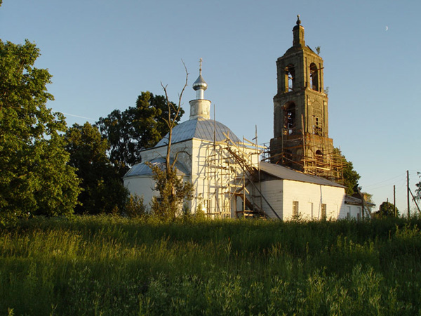 Воскресенская церковь (1813-1869 гг.) в Кольчугинском районе Владимирской области фото vgv