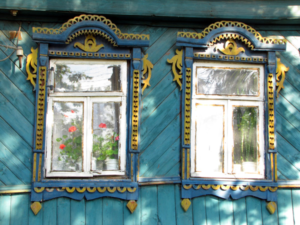 Деревянные наличники на Комсомольской 141 в Ковровском районе Владимирской области фото vgv