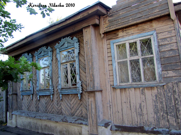 Деревянные резные наличники дома 42 на улице Челюскинцев в Ковровском районе Владимирской области фото vgv