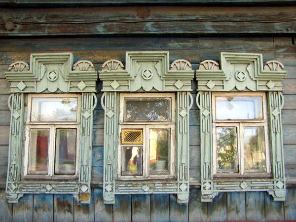 Деревянные наличники на Челюскинцев 128 в Ковровском районе Владимирской области фото vgv