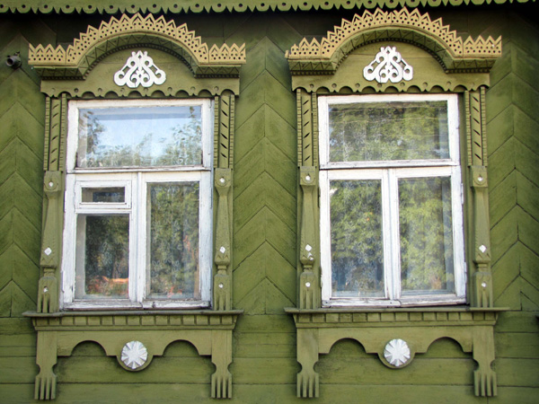 Деревянные резные наличники на Челюскинцев 192 в Ковровском районе Владимирской области фото vgv