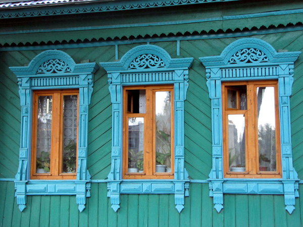 Деревянные наличники на Шуйской 32 в Ковровском районе Владимирской области фото vgv