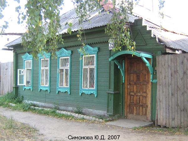 Деревянные наличники дома 59 на улице Володарского в Ковровском районе Владимирской области фото vgv