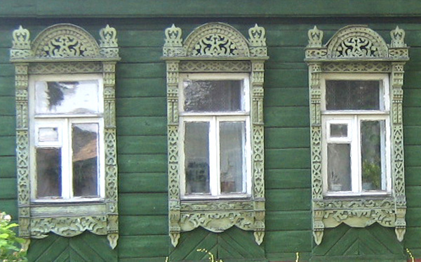 Деревянные резные наличники на Володарского 82 в Ковровском районе Владимирской области фото vgv