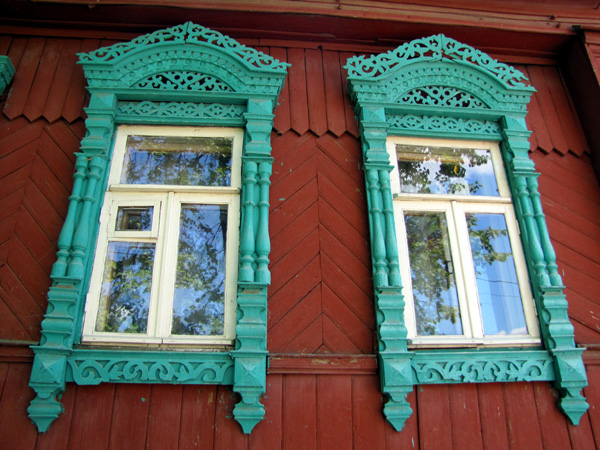 Деревянные наличники дома 9 по улице Генералова в Ковровском районе Владимирской области фото vgv