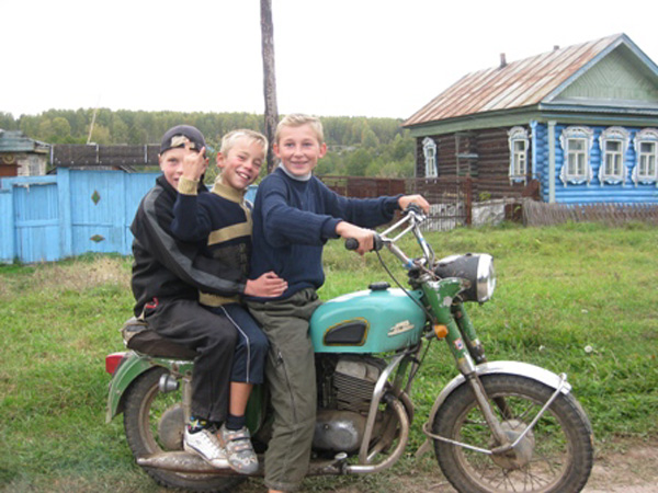 Просеницкие мальчишки 1980 г. и 2009 г.(2-е фото) в Меленковском районе Владимирской области фото vgv