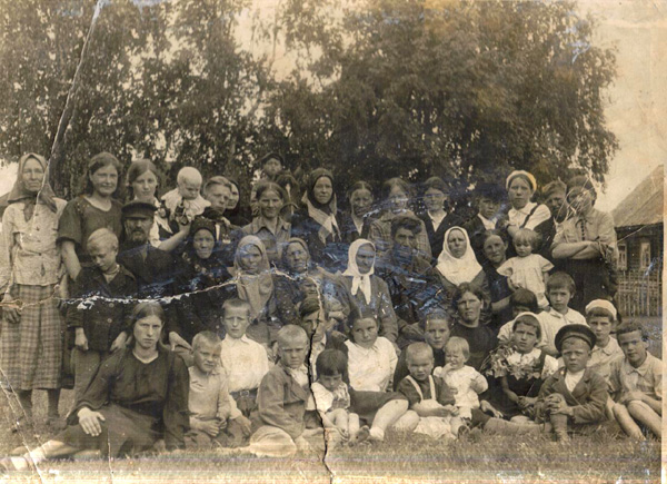 Жители д. Максимовка 1930, 1942, 1946 гг. в Муромском районе Владимирской области фото vgv
