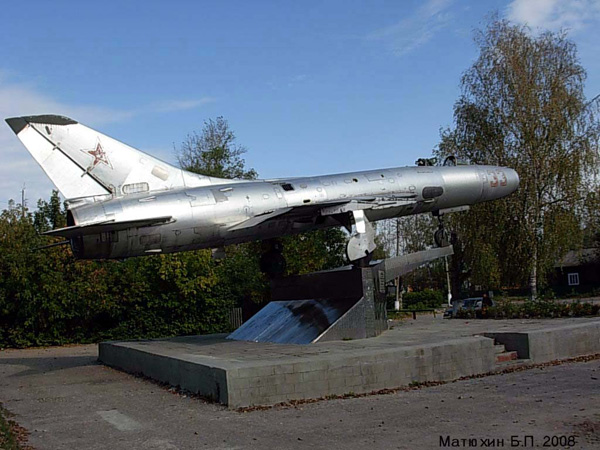 самолет памятник СУ-9 в Селивановском районе Владимирской области фото vgv