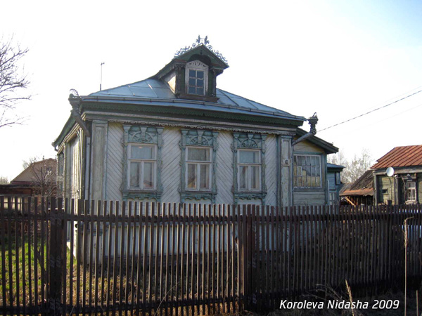 деревянные резные наличники 10 дома на улице Гоголя в Собинке в Собинском районе Владимирской области фото vgv