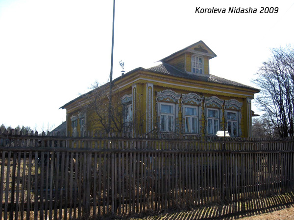 деревянные резные наличники дома 46 на улице 8-го Марта в Собинке в Собинском районе Владимирской области фото vgv