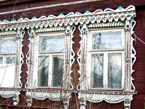 деревянные резные наличники на Мичурина 12 в Собинке в Собинском районе Владимирской области фото vgv