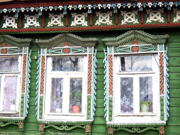 деревянные наличники на Октябрьской 6 в Собинке в Собинском районе Владимирской области фото vgv