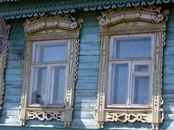 деревянные резные наличники в Собинке на Родниковой 6 в Собинском районе Владимирской области фото vgv
