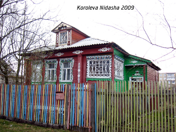 деревянные резные наличники на Советской 7 в Собинке в Собинском районе Владимирской области фото vgv