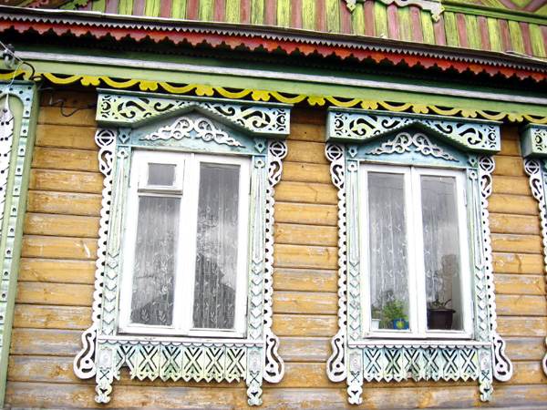 деревянные резные наличники на Фрунзе 23 в Собинском районе Владимирской области фото vgv