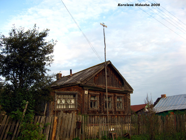 деревянные наличники на Жуковского 35 в Лакинске в Собинском районе Владимирской области фото vgv
