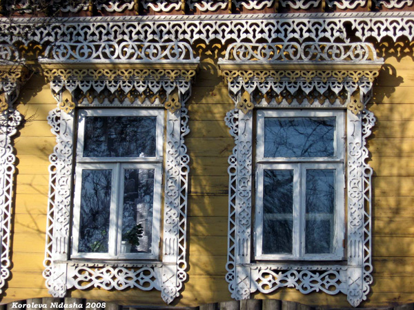 деревянные резные наличники в Лакинске на Лермонтова 1 в Собинском районе Владимирской области фото vgv