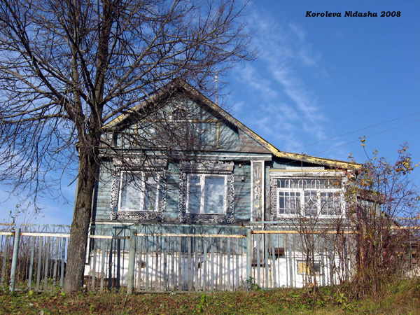 деревянные наличники в Лакинске на Лермонтова 13 в Собинском районе Владимирской области фото vgv