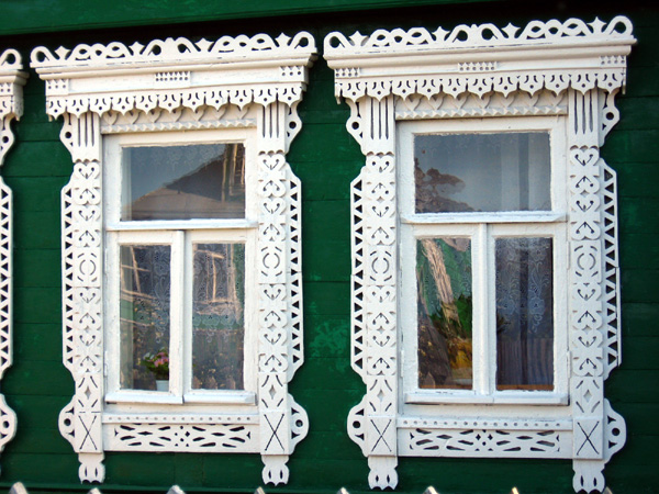 деревянные резные наличникина Зеленой 12 в Лакинске в Собинском районе Владимирской области фото vgv