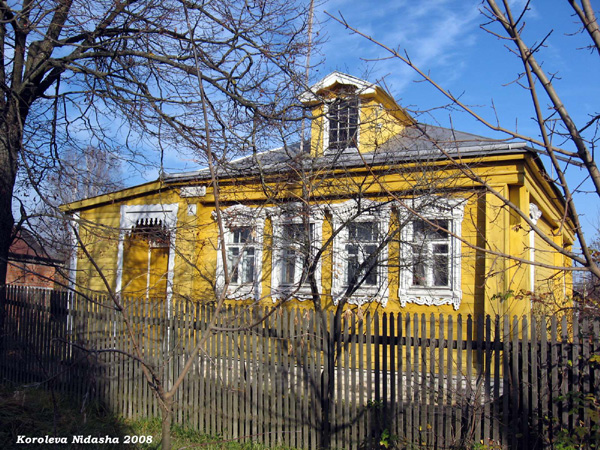 деревянные резные наличники на Красноармейской 4 в Лакинске в Собинском районе Владимирской области фото vgv