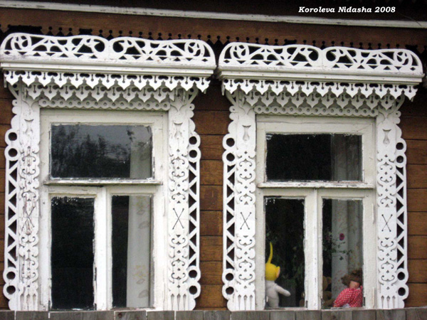 деревянные наличники дома 23 на улице 8-го Марта в Лакинске в Собинском районе Владимирской области фото vgv