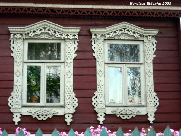 деревянные резные наличники на улице Новая в Лакинске в Собинском районе Владимирской области фото vgv