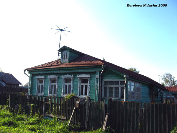 деревянные резные наличники на Советской 27 в Лакинске в Собинском районе Владимирской области фото vgv