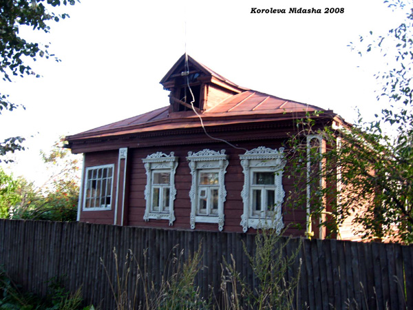 деревянные резные наличники на Советской 32 в Лакинске в Собинском районе Владимирской области фото vgv