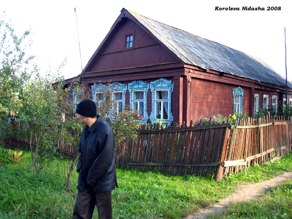 деревянные резные наличники на Советской 36 в Лакинске в Собинском районе Владимирской области фото vgv