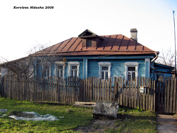 кованая водосточная труба дома 72 на улице Унлол в Лакинрске в Собинском районе Владимирской области фото vgv