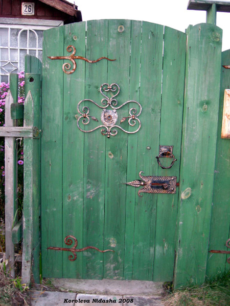 украсно украшенная калитка в Собинском районе Владимирской области фото vgv