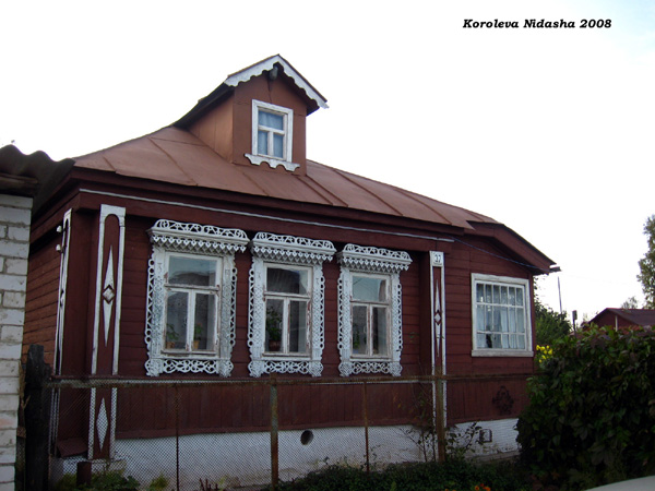 деревянные наличники на Дзержинского 37 в Лакинске в Собинском районе Владимирской области фото vgv