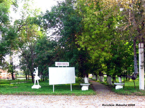 скульптурная группа на территории Первомайцской фабрики в Судогодском районе Владимирской области фото vgv