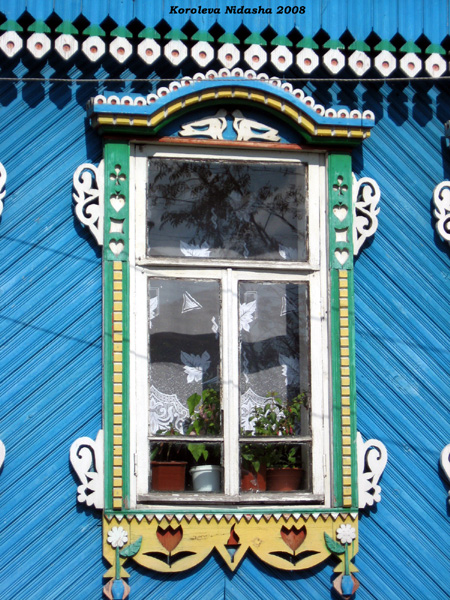 деревянные резные наличники и декоративный фасад дома в Судогодском районе Владимирской области фото vgv