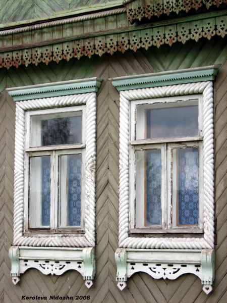 деревянные резные наличники на Ошмарина 13 в Судогодском районе Владимирской области фото vgv
