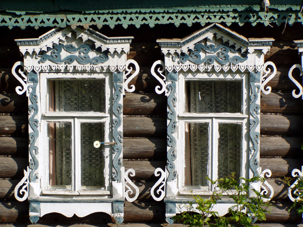 Деревянные наличники в д.Карпово в Судогодском районе Владимирской области фото vgv