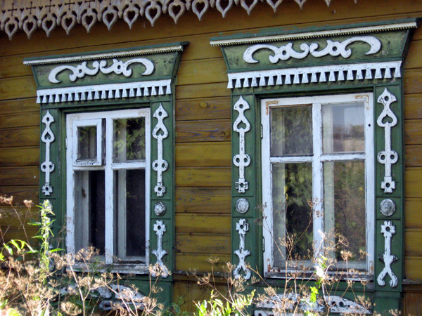 деревянные резные наличники на улице Иванова Гора 3 в Суздале в Суздальском районе Владимирской области фото vgv
