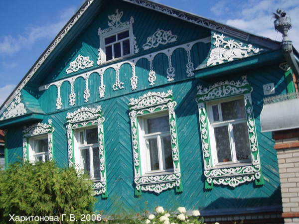 Декоративные элементы фасада дома 47 на Васильевской в Суздале в Суздальском районе Владимирской области фото vgv