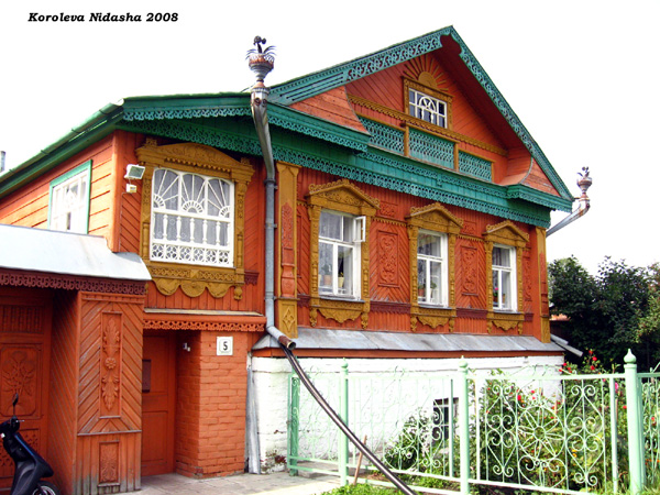 красивые деревянные ворота у дома 5 на Торговой площади в Суздальском районе Владимирской области фото vgv