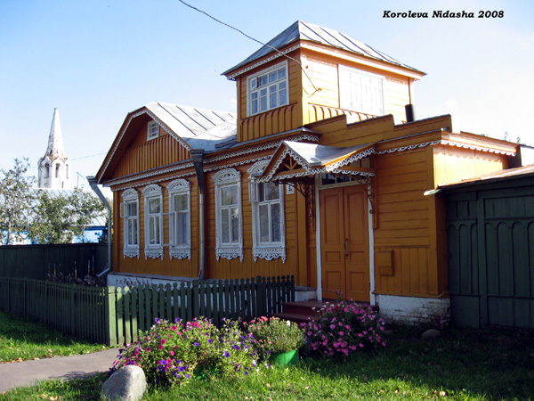 деревянные наличники на улице Шмидта 9а в Суздале в Суздальском районе Владимирской области фото vgv