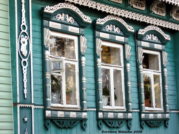 деревянные наличники и оформление фасада дома в стиле Олимпиада-80 в Суздальском районе Владимирской области фото vgv