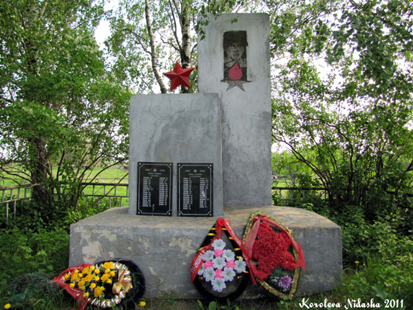 Памятник погибшим в ВОВ в Тарбаево в Суздальском районе Владимирской области фото vgv