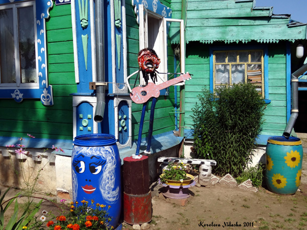 Декоративно оформленный фасад дома в с.Добрынское в Суздальском районе Владимирской области фото vgv