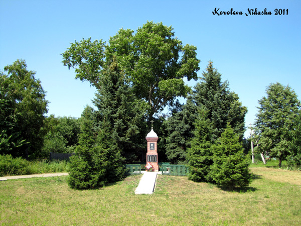 Памятник односельчанам, погибшим в годы ВОВ 1941 - 1945гг в Менчаково в Суздальском районе Владимирской области фото vgv