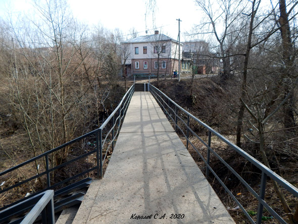 мост через овраг между лицами Федосеева и 8 Марта во Владимире фото vgv