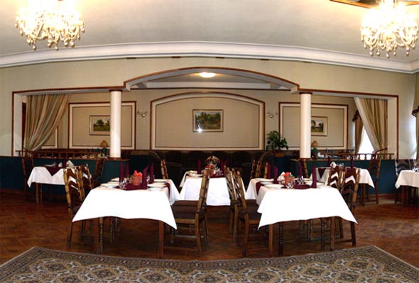 банкетный ресторан «У Золотых Ворот» на Большой Московской 17 во Владимире фото vgv