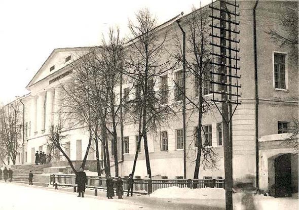 «Мужская гимназия» во Владимире в 1841 году во Владимире фото vgv